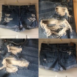 American Eagle Distressed Jean Hi-Rise Shortie